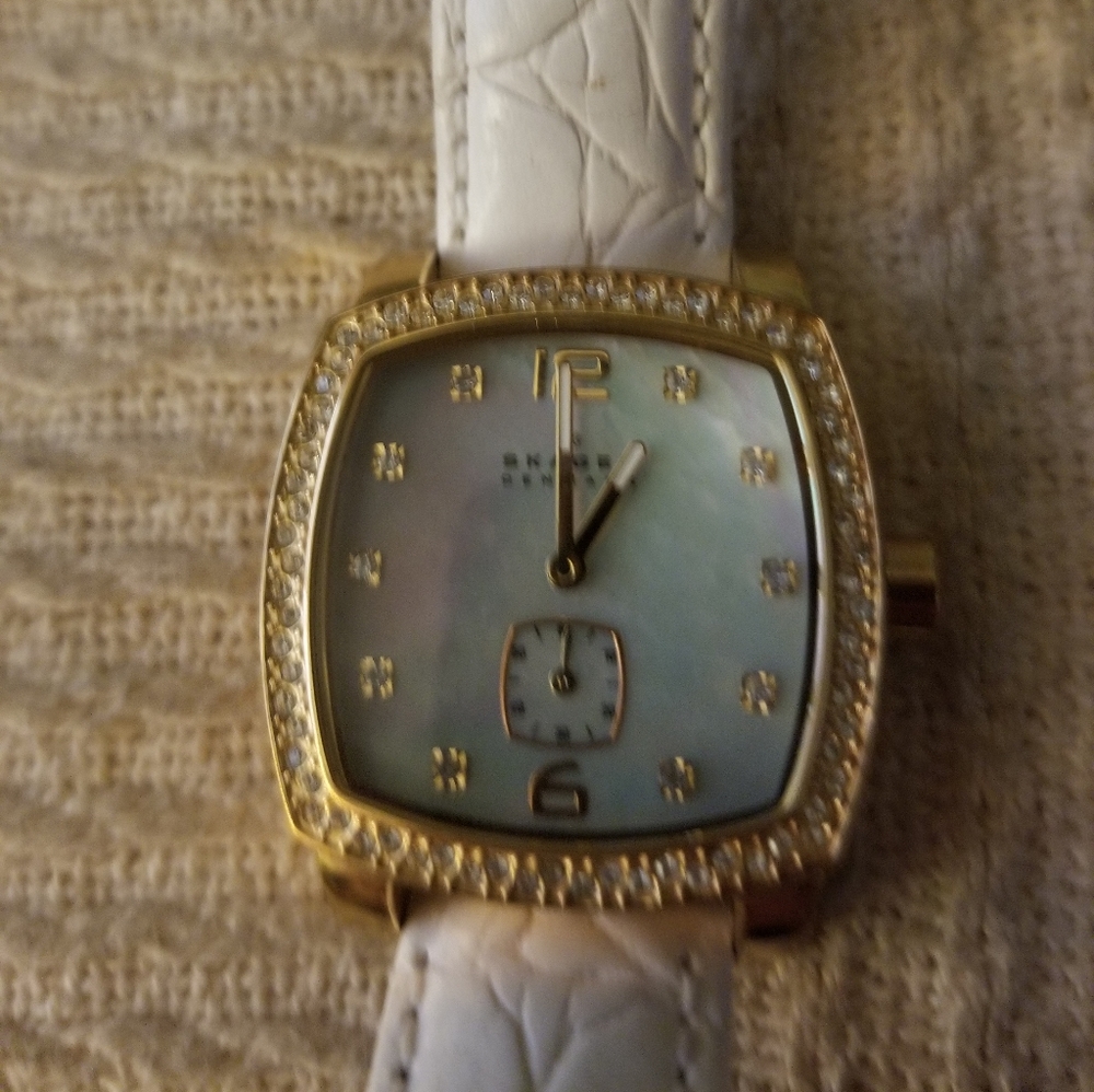 Skagen white crystal MOP watch